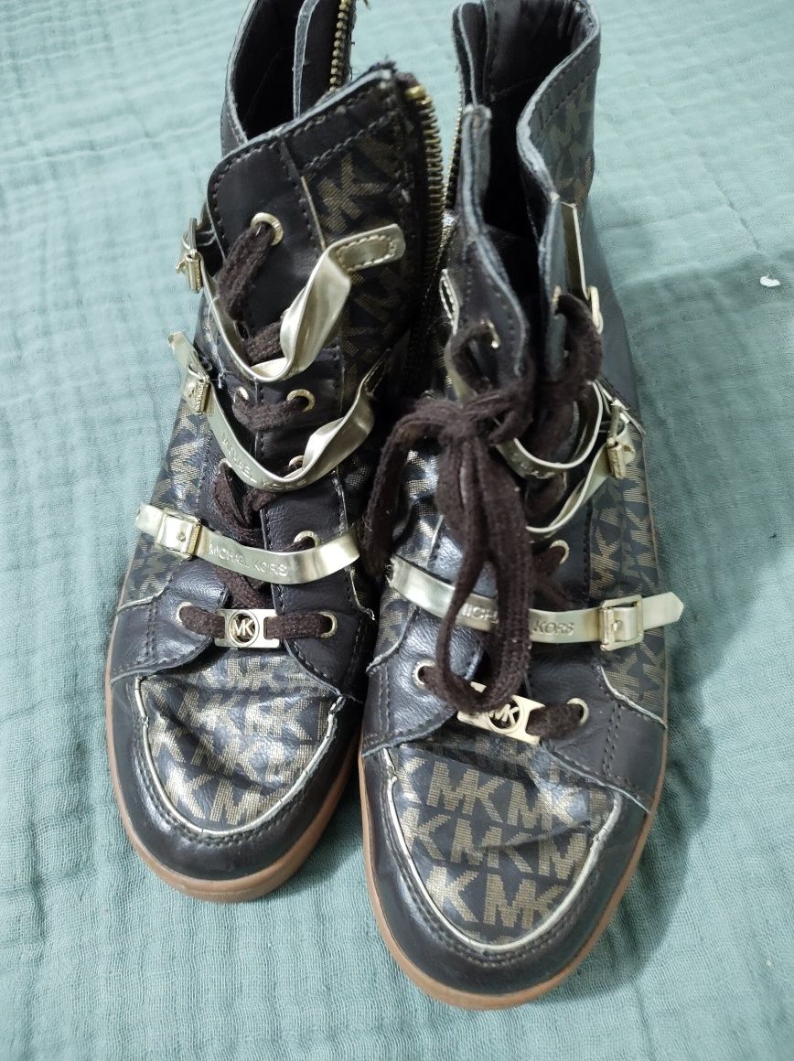 Michael Kors Hit!!