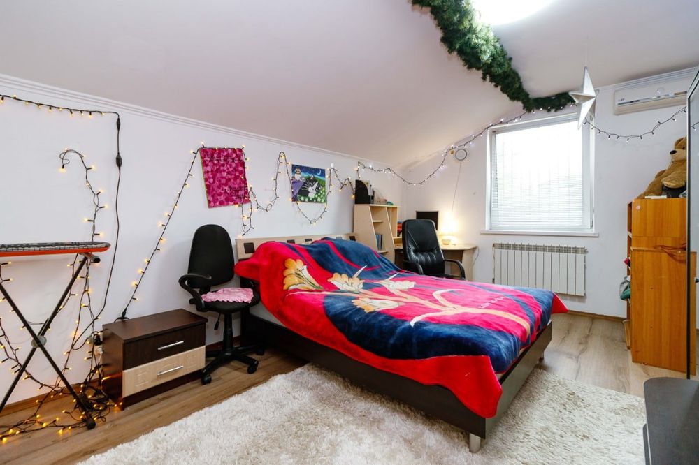 Продам будинок в осокорках по Садовій 96