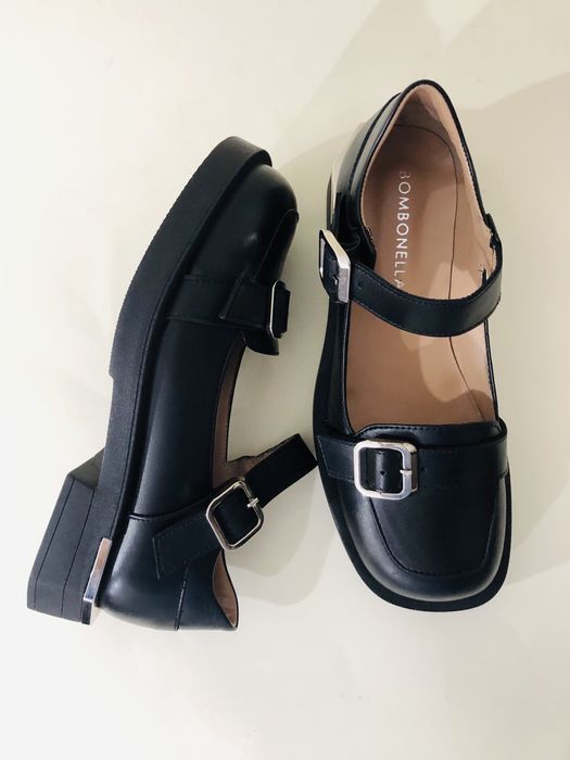 Piękne buciki z naturalnej skóry.