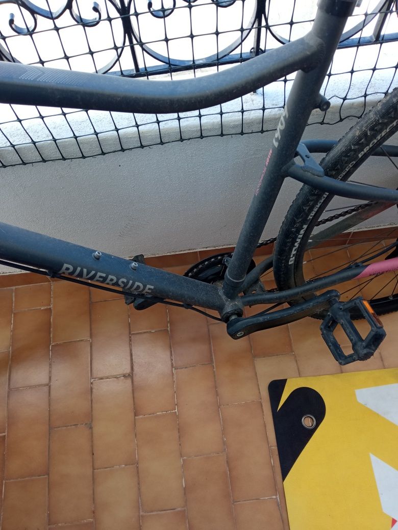 Bicicleta um pouco usada