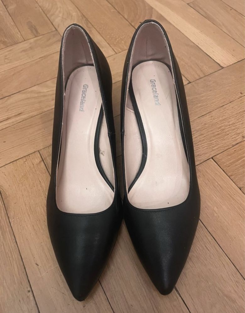Graceland klasyczne czarne szpilki czółenka buty na obcasie 38 retro