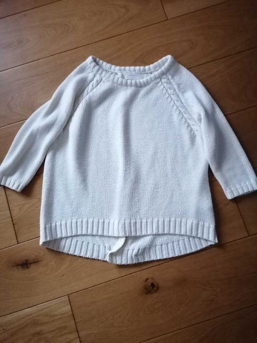 Zara kremowy sweter z wycięciem r. 38/M