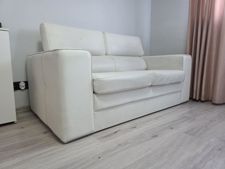 Używana mowoczesna sofa 2 osobowa