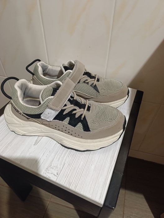 Кросівки для хлопчика на устілку 23,5-24