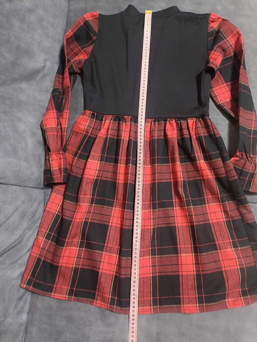 Сукня в клітинку