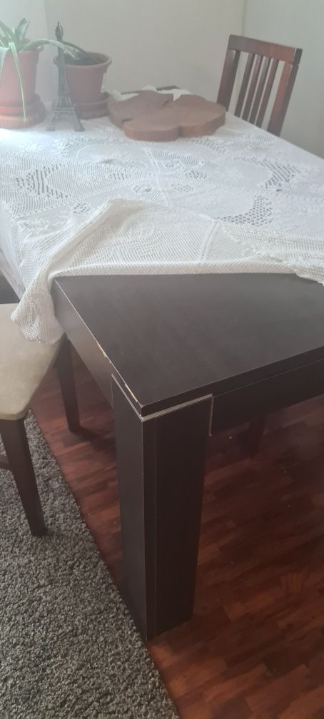 Mesa de sala com 4 cadeiras