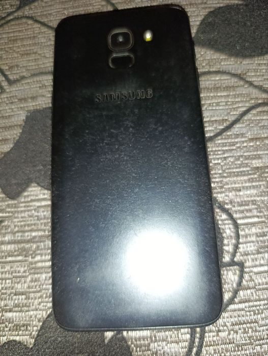 Продам телефон Самсунг j6