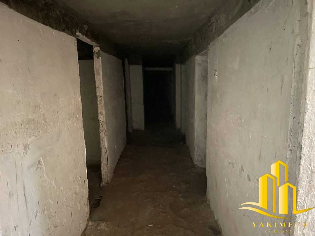 Продаж комерційного приміщення на вул. Дружби 3, площа 372.9 кв.м