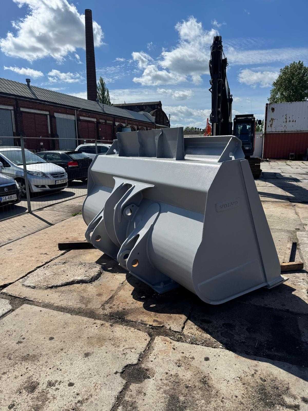 Łyżka do ładowarki 5,8m3 od Volvo L150 - oryginalna w idealnym stanie.
