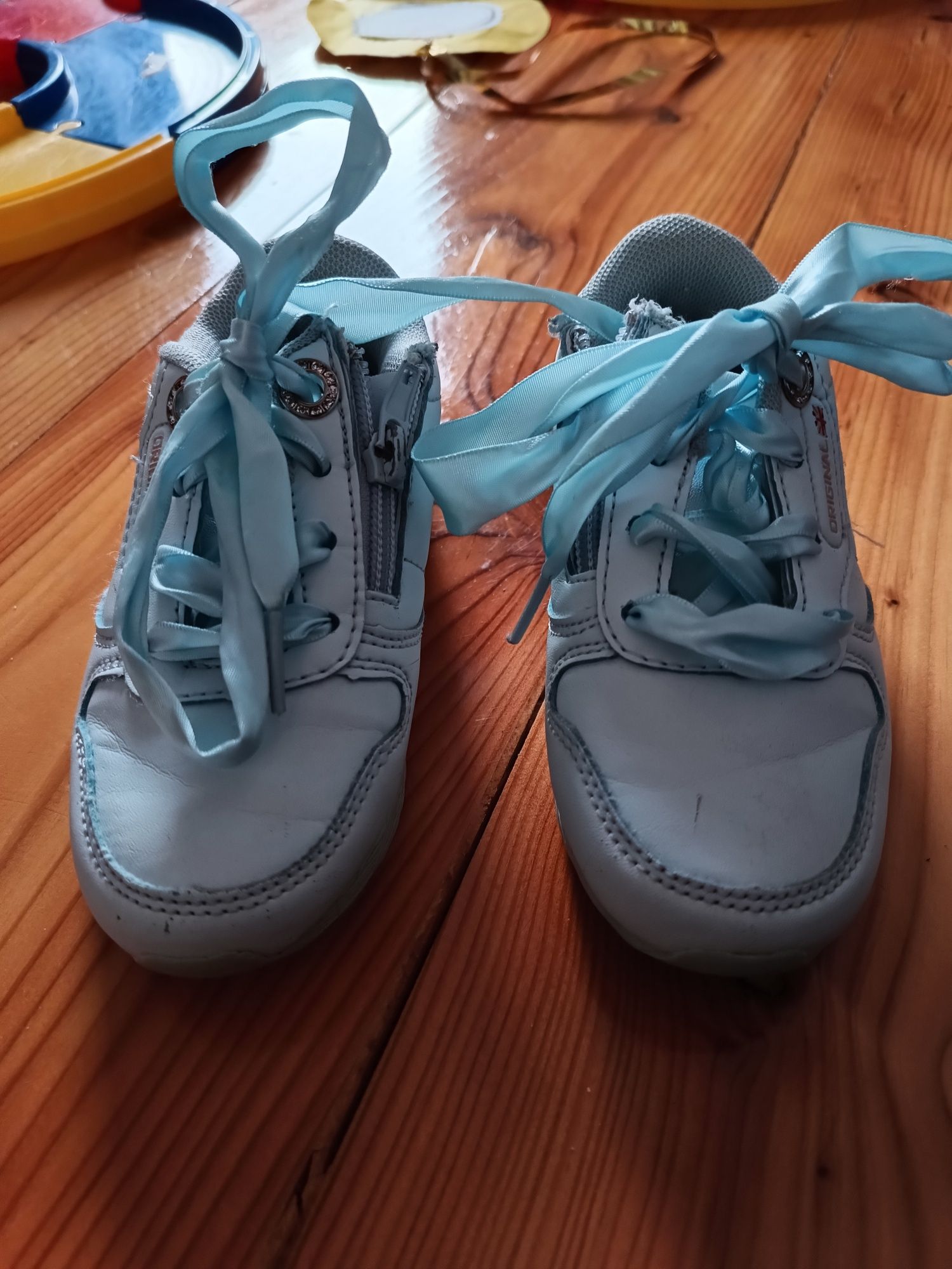 Buty sportowe dla dziewczynki, roz. 25