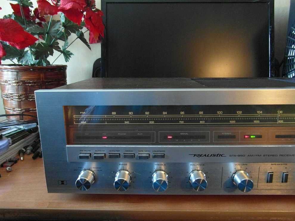 Amplituner Realistic STA-850 2x50W Solid State kolumnami Voicetec 250