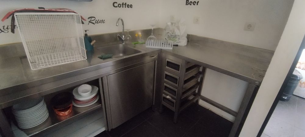 Bancada em inox com lavatorio