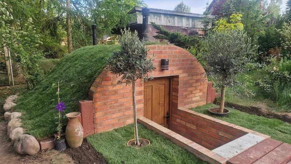 schron , piwniczka betonowa , ziemianka , piwnica , sauna ogrodowa