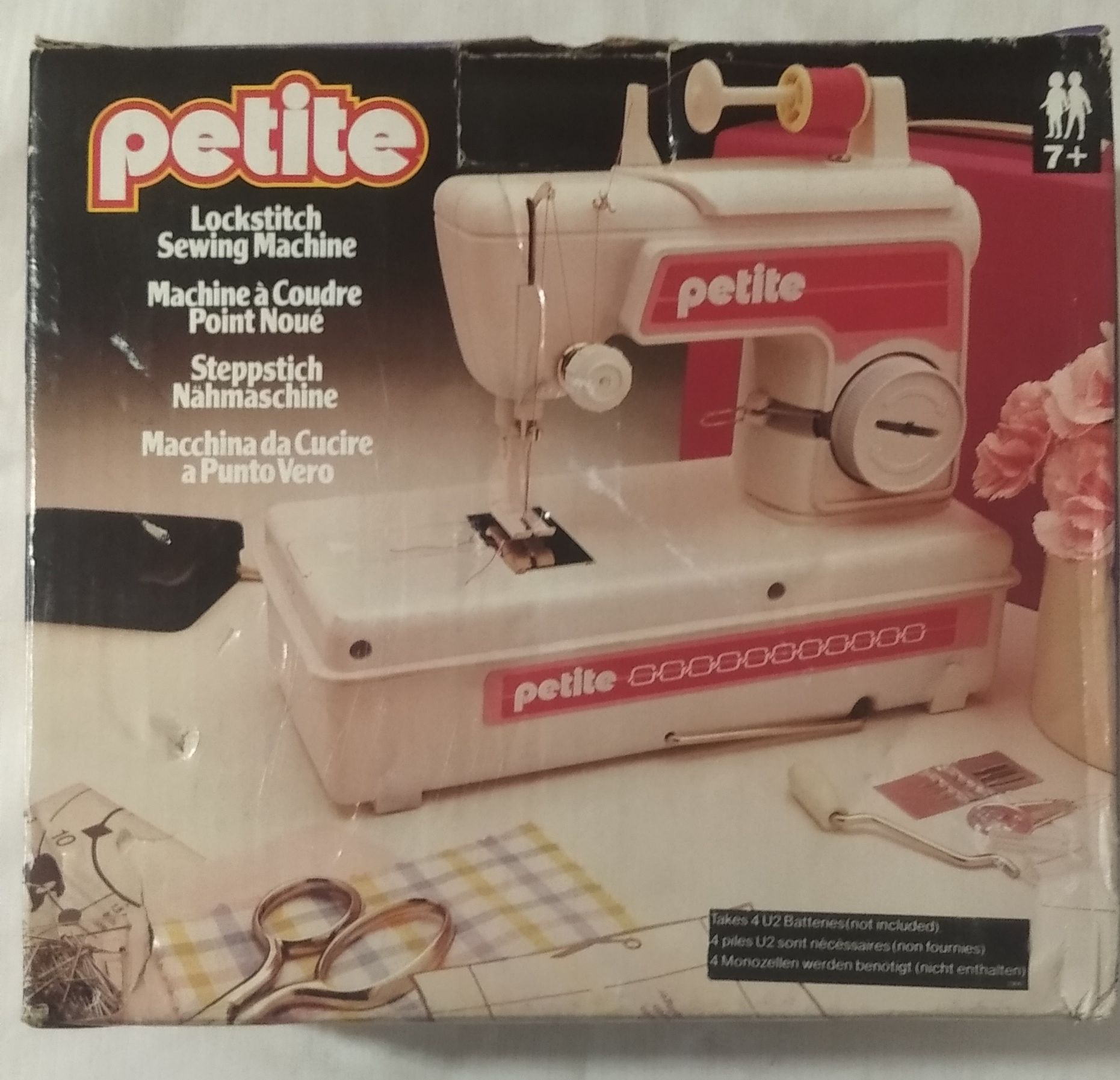 Детская швейная машинка PETITE (Англия 1979г.)