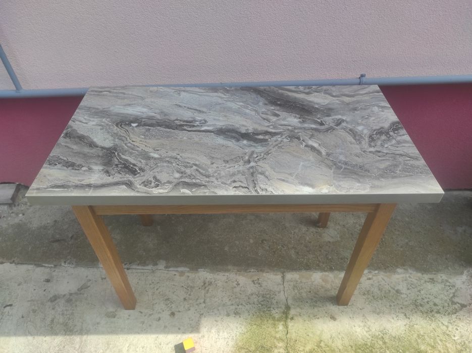 Продам стіл дубові ніжки