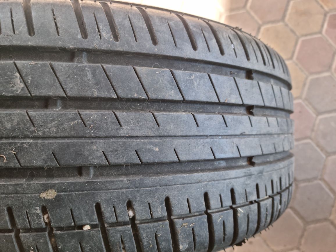 диски 4шт.  з резиною 215/55 R 17. Германія.