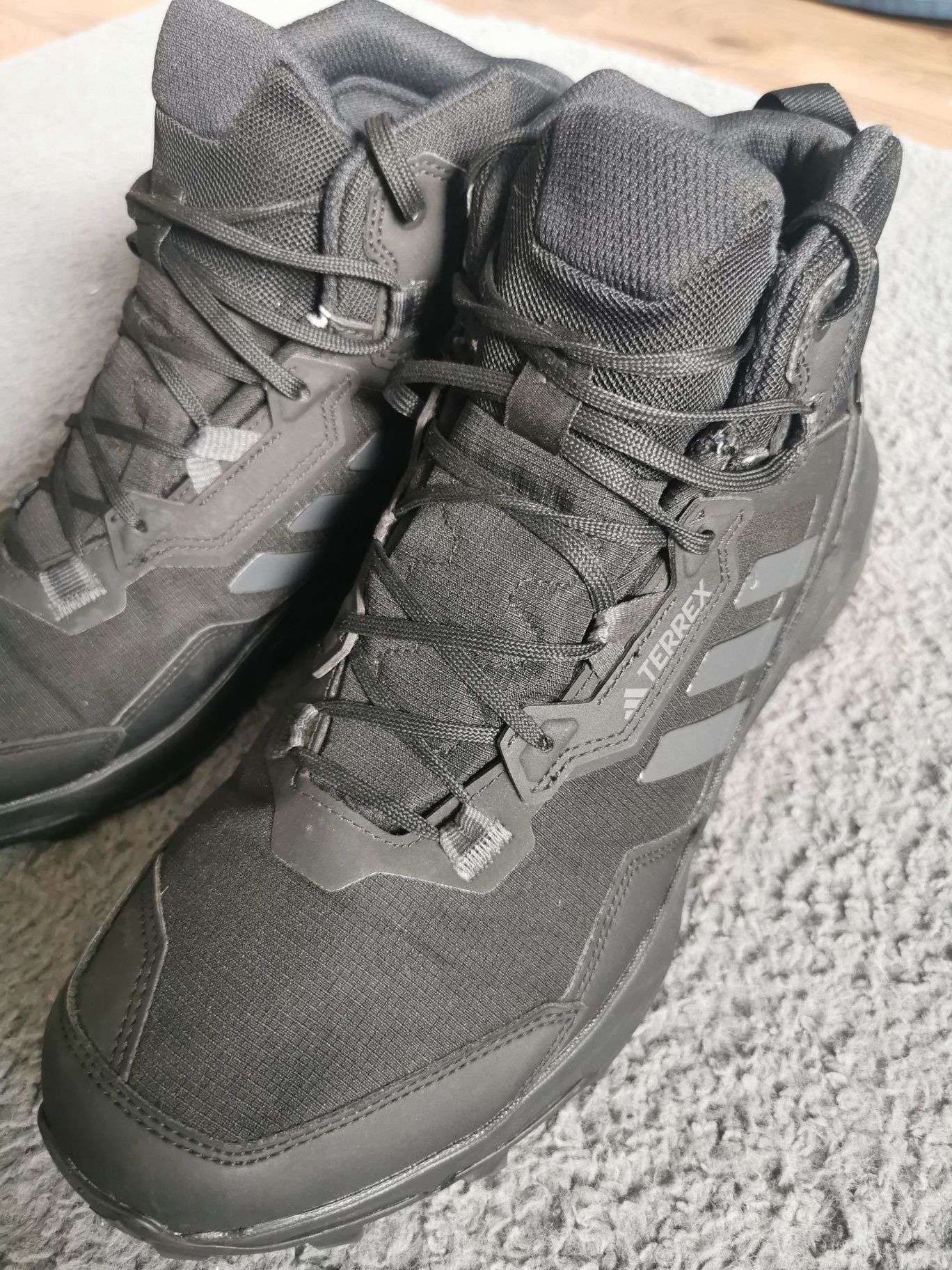 Buty Adidas Terrex Mid GORE-TEX Mid HP7401