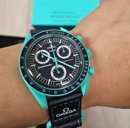 Błyszczące Polar Lights – Omega x Swatch SO33L103 w Odcieniach Zórz