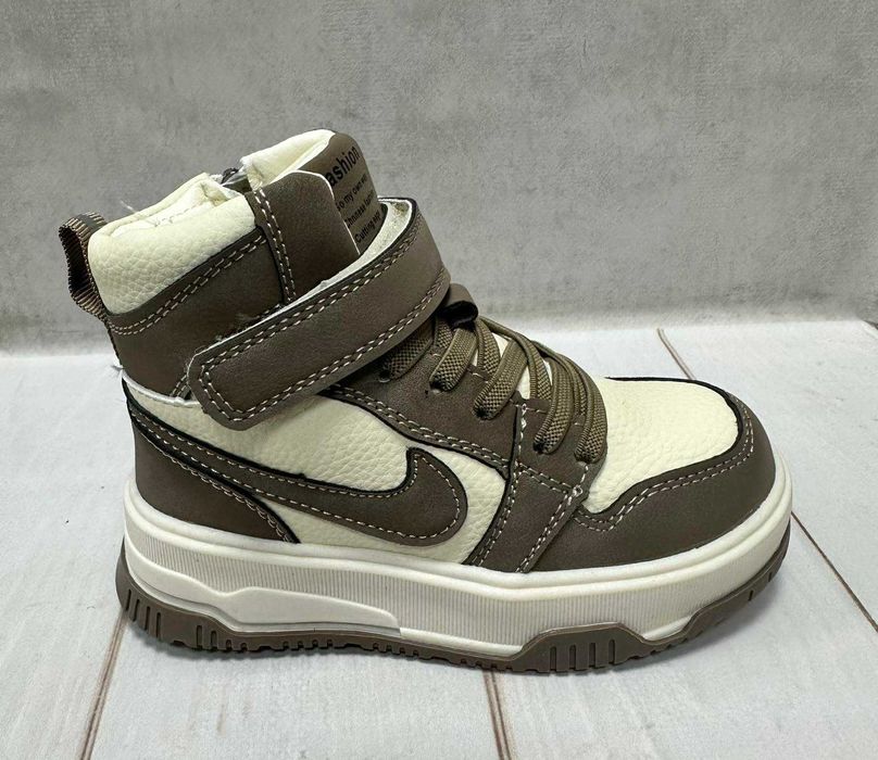 Зимові дитячі кросівки на овчині  bessky   коричневі  26-29