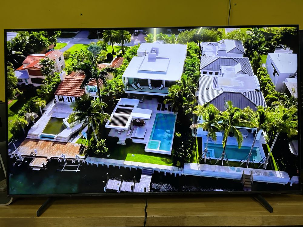 QLED Samsung 55” QE55Q60BAUXUA, ультратонкий дизайн.