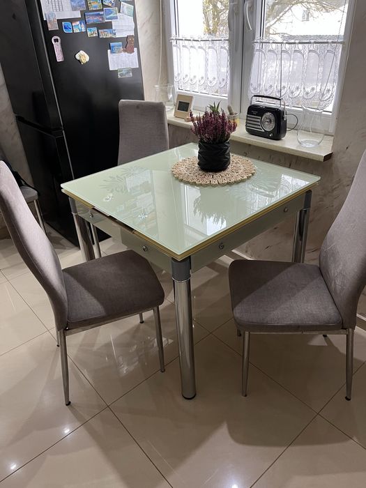 Stół szklany + 4 krzesła