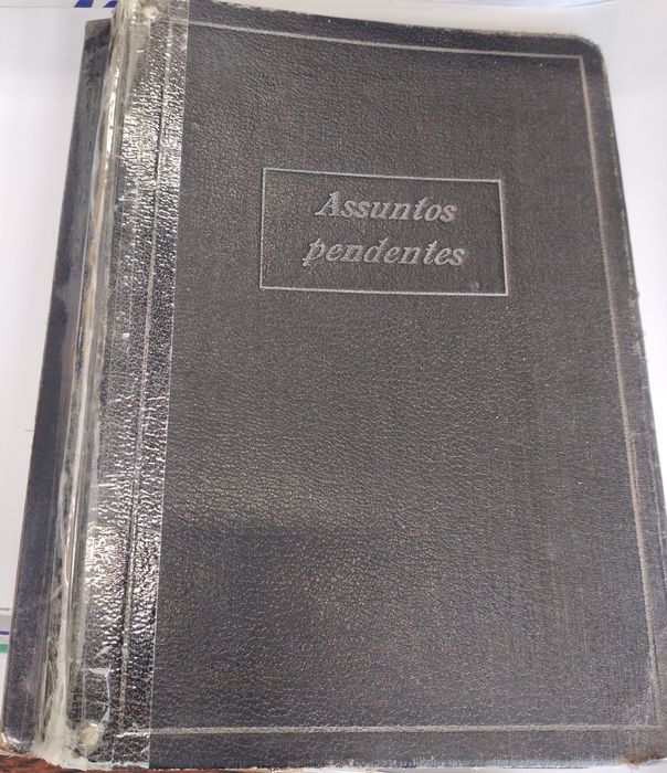 Pasta de pele p/ correspondência muito antiga