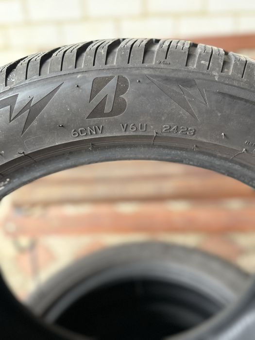 Комплект зимової гуми 235/50 R19 Bridgestone Brizzak LN005