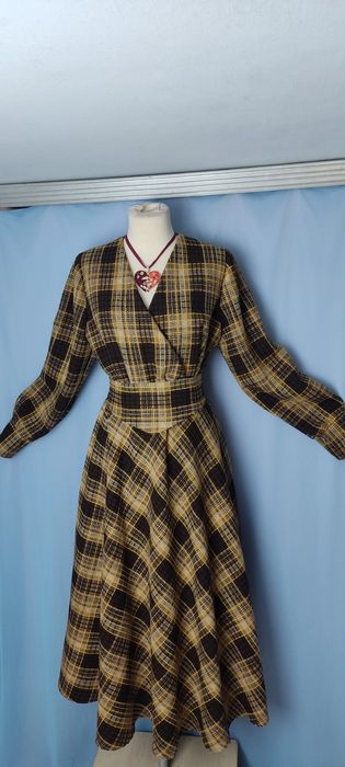 Sukienka  nowa,ciepła  roz. 40/42/44