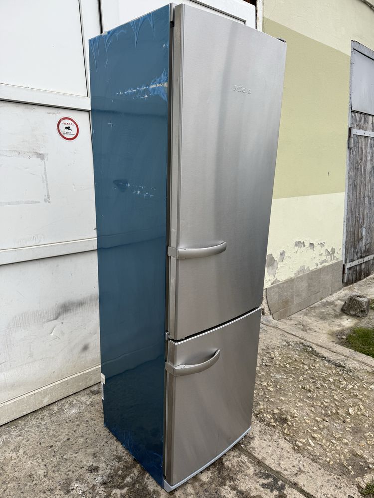 Холодильник з нержавіючоі столі 2м Miele KFN8762