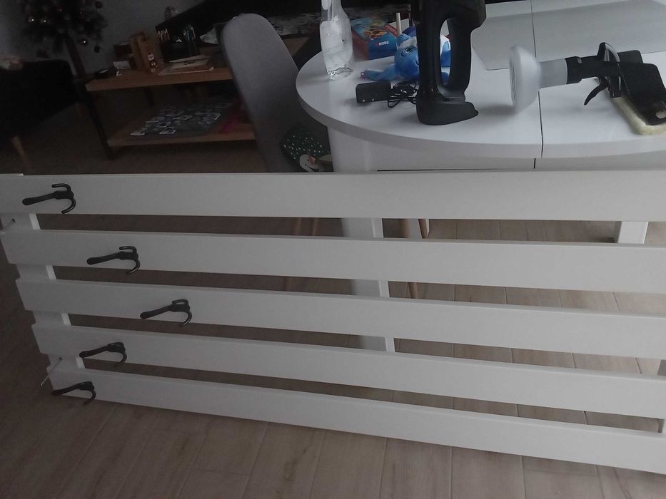 Wieszak solidny biały