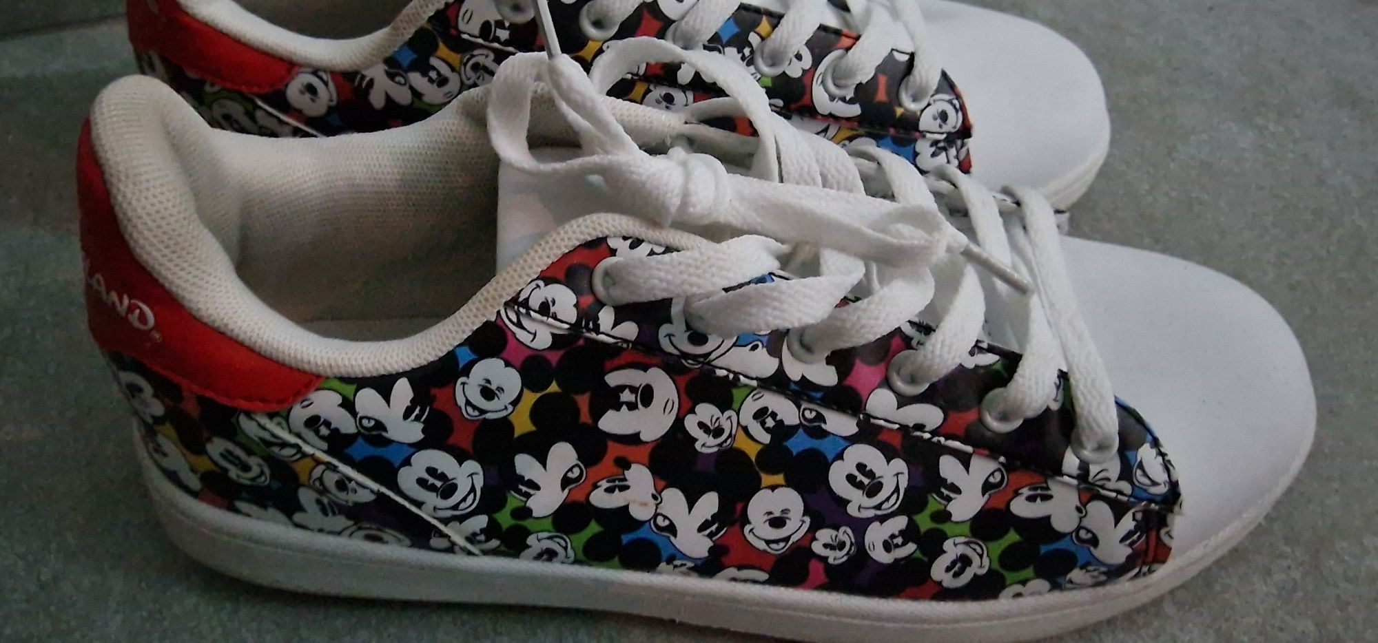 Tenis  senhora Disney