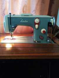 Рабочая швейная машинка Lada