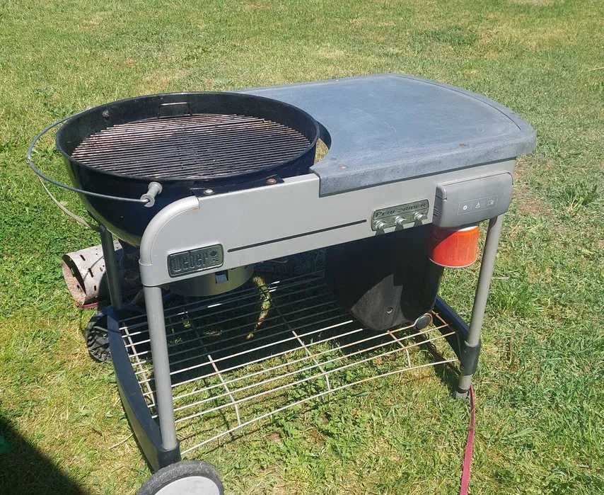 Duzy Grill węglowy Weber Performer Touch-N-Go GBS Deluxe 57 cm