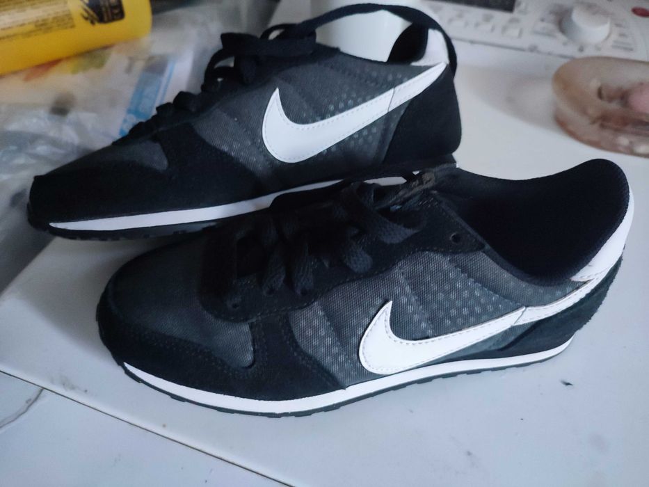 кроссовки AIR Nike розмір 36 з Німеччини оригінал