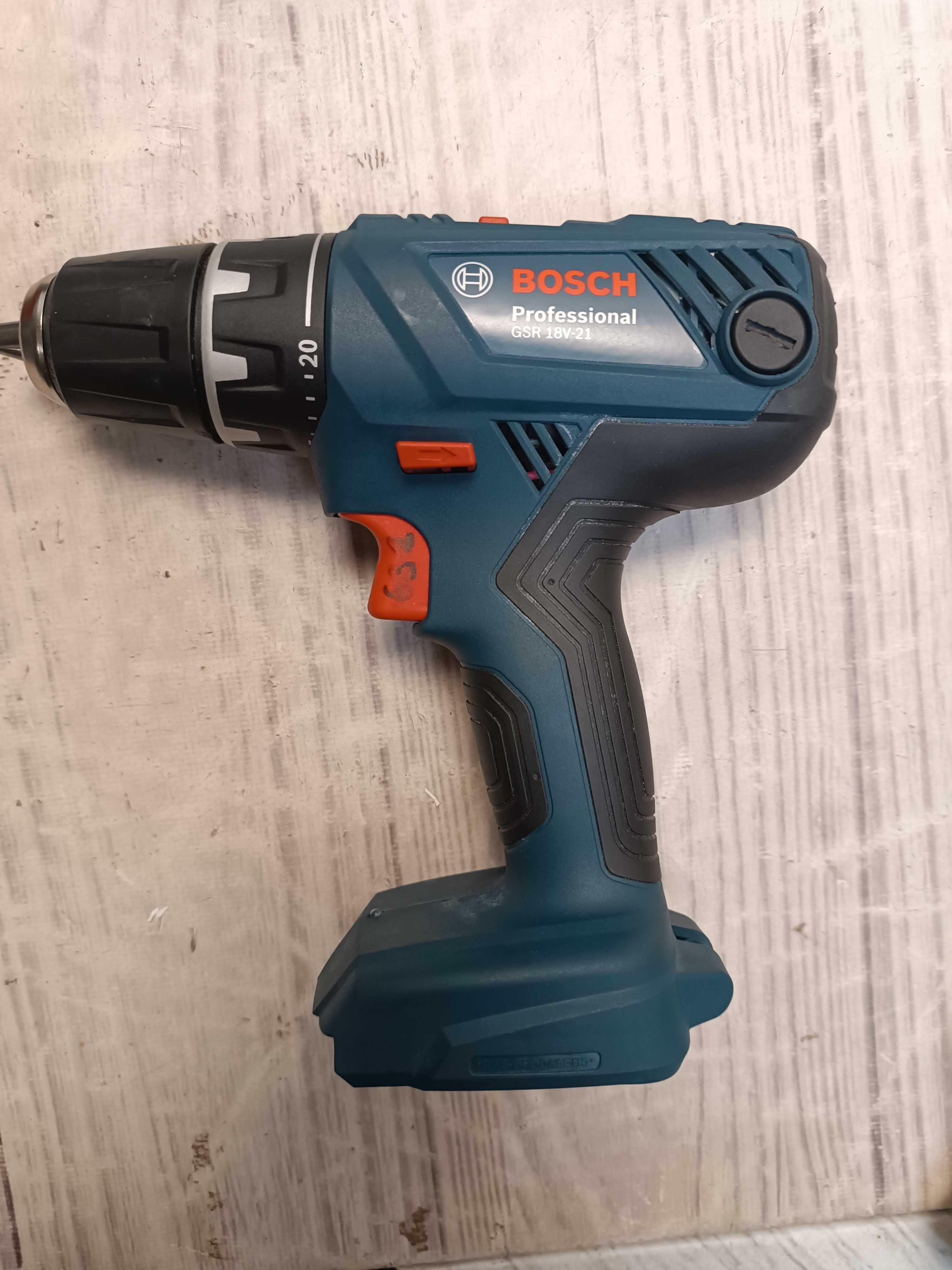 Bosch GSR 18V-21 Шуруповерт 18 В АКБ 2.0 А + ЗП GAL 18V-40 + L-BOXX