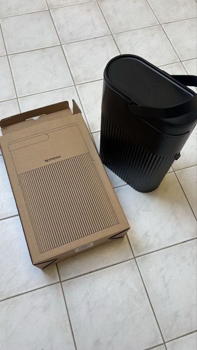 Caixa Nespresso para capsulas