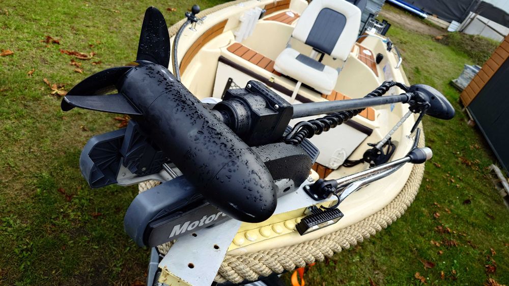 Łódź motorowa wędkarsko rekreacyjna Kruger Lambda 390 silnik Honda 8KM