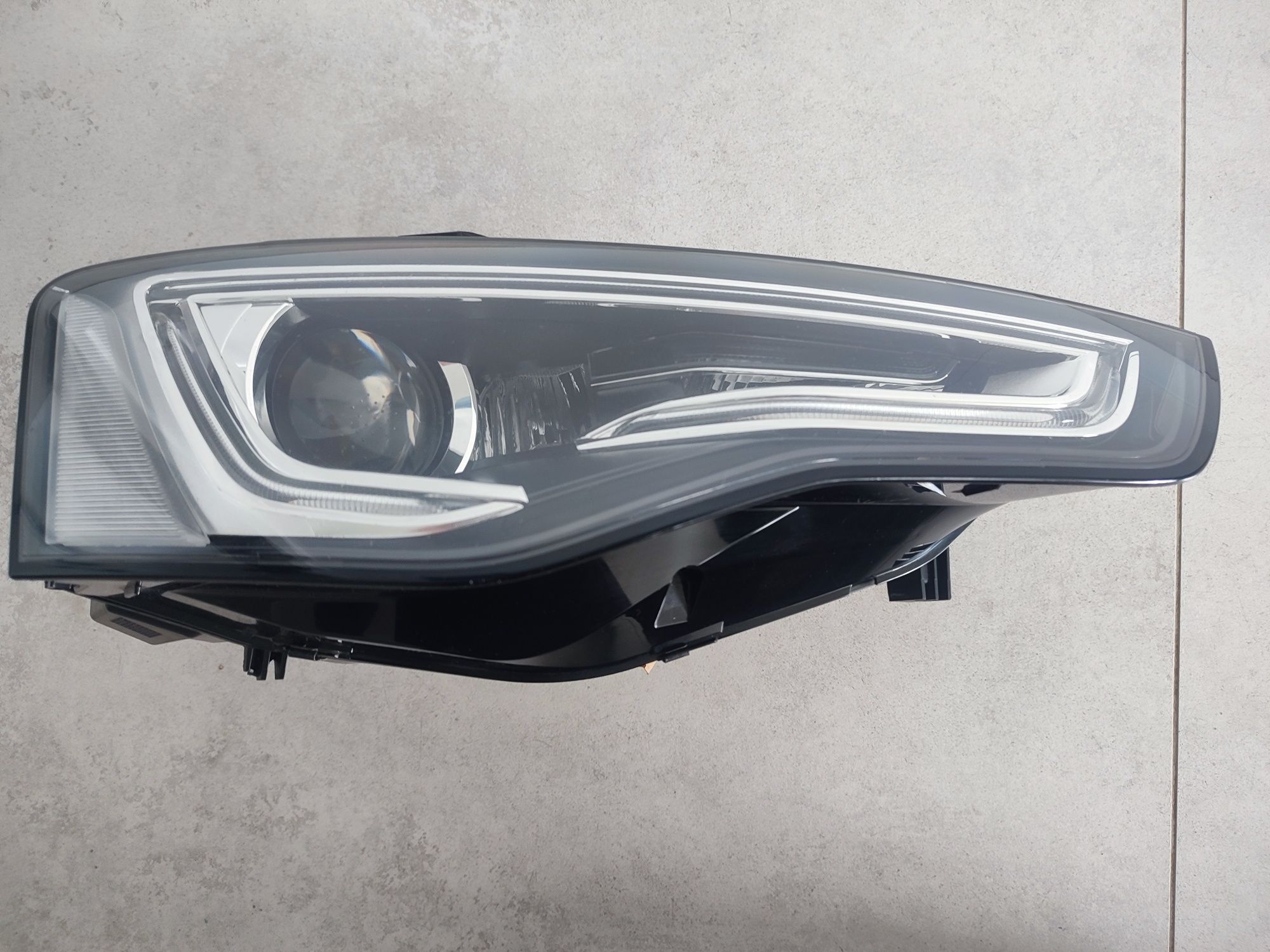 Lampa Reflektor Prawy Przód Audi A5 Lift Xeno Led Skrętny 16r Oryginał
