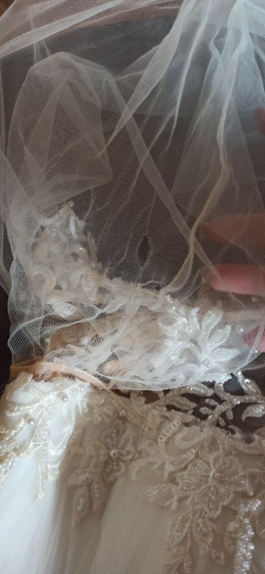 Весільна сукня продам