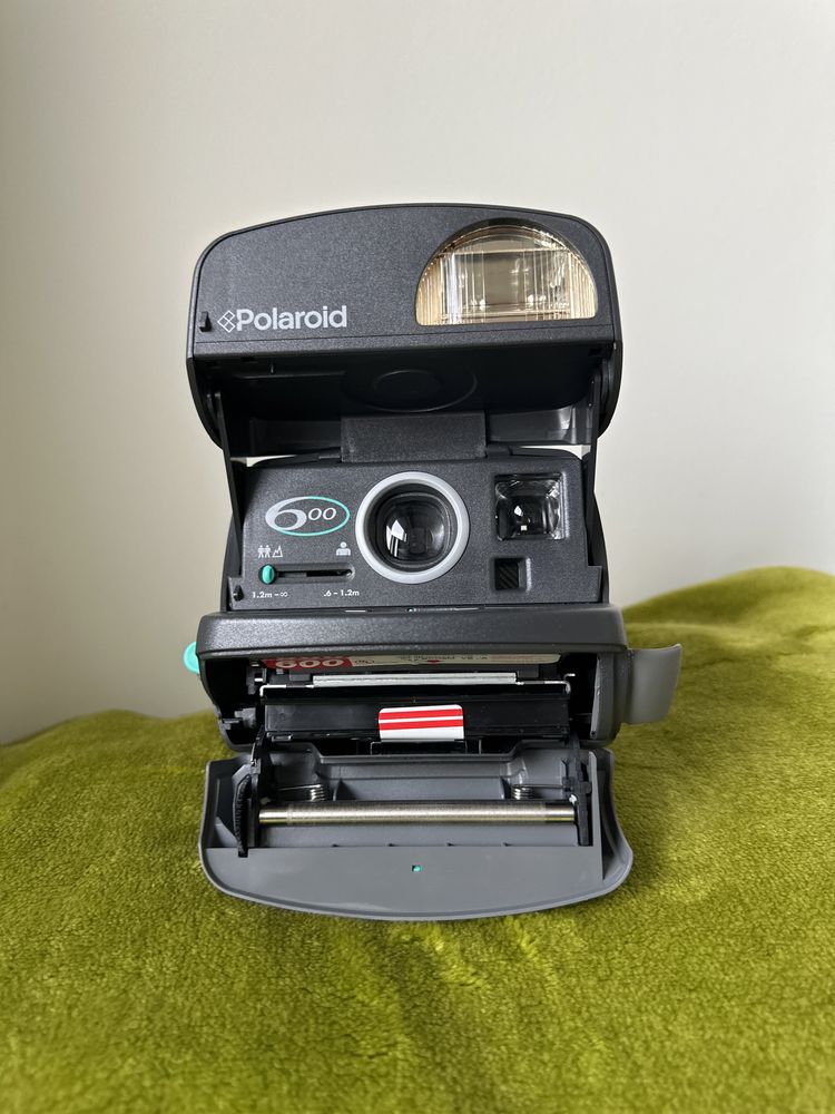 Maquina Polaroid 600 Instant Camera