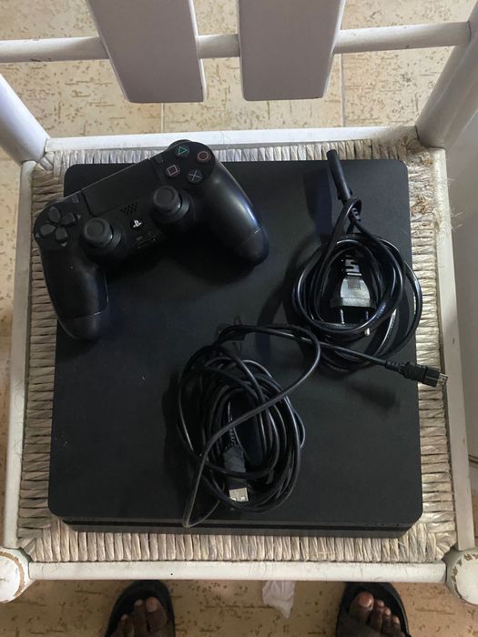 Vendo PlayStation 4 de 1T