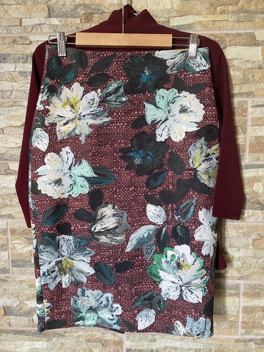 Костюм з спідницею