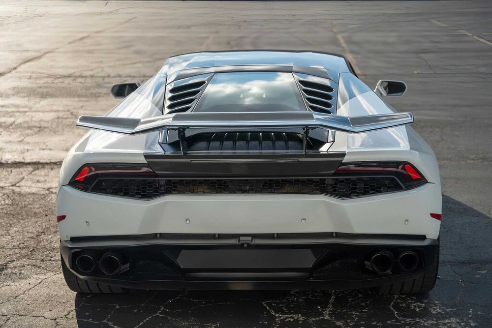 Lamborghini Huracan      2015