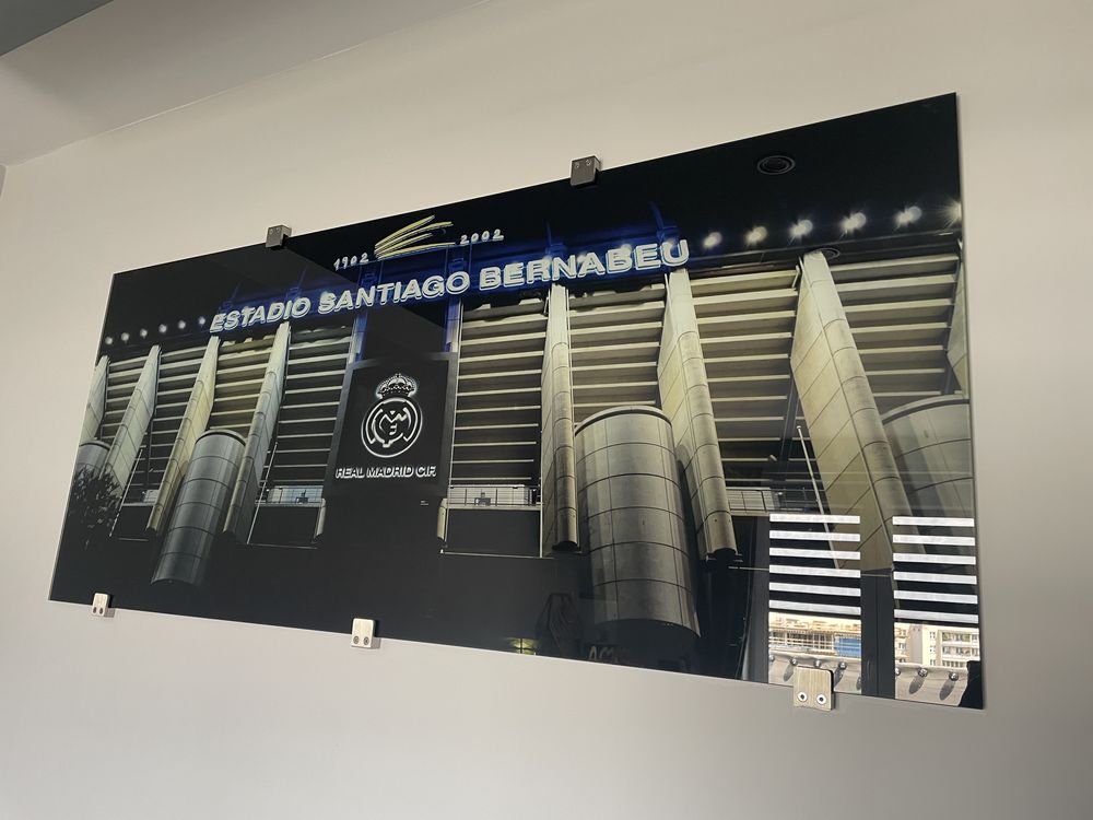 Szkło hartowane z wizerunkiem stadionu Real Madryt