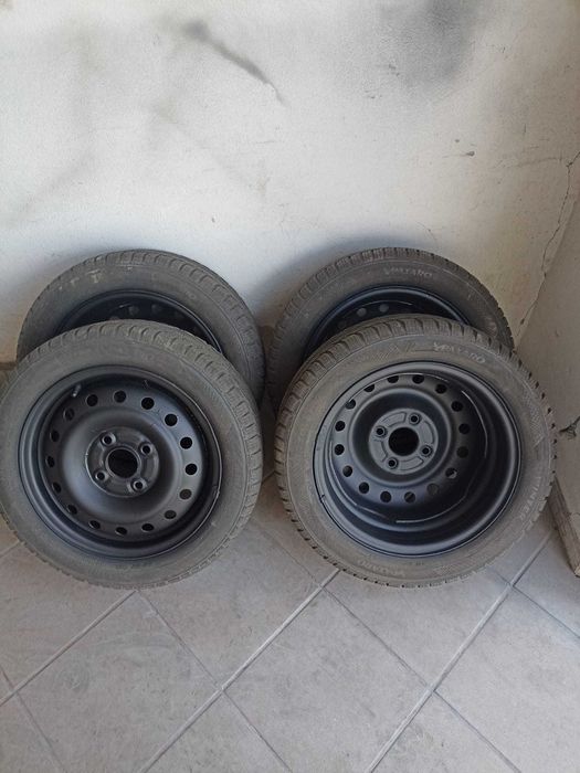 Felgi R15 4x114,3 + Felgi 4x114,3 z oponami zima R15 195/50