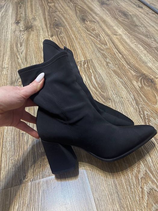 Ботильйони жіночі стильні