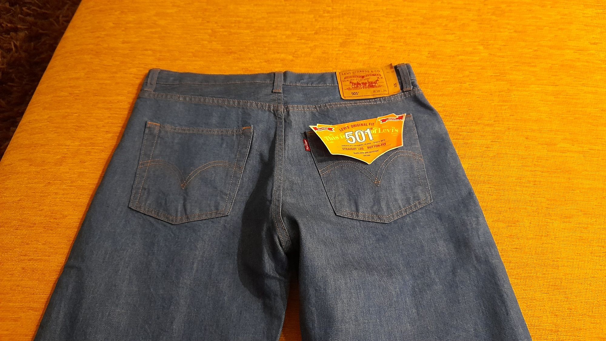 Calças levis 501 novas.