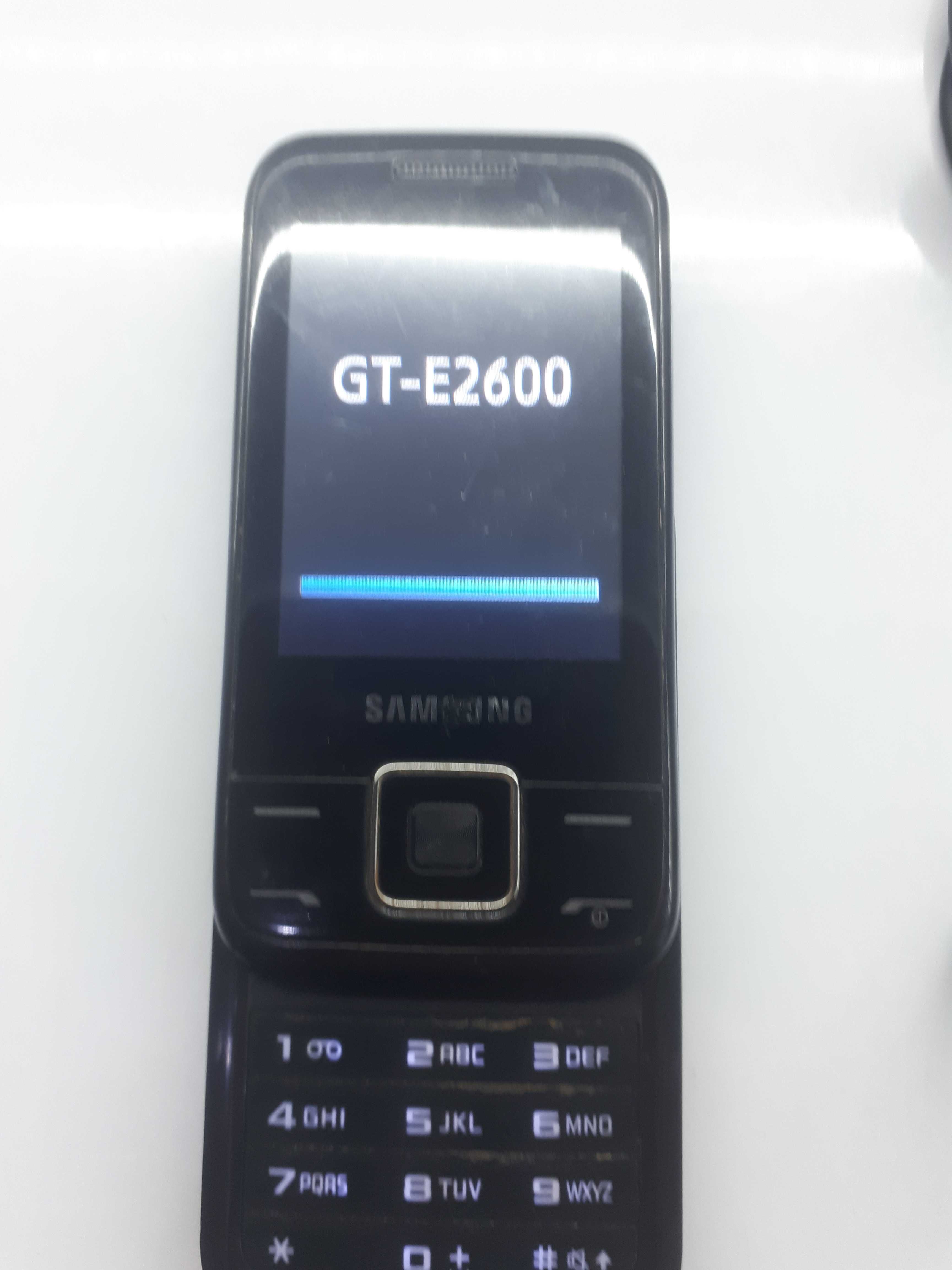 Telefon komórkowy Samsung GT-E2600