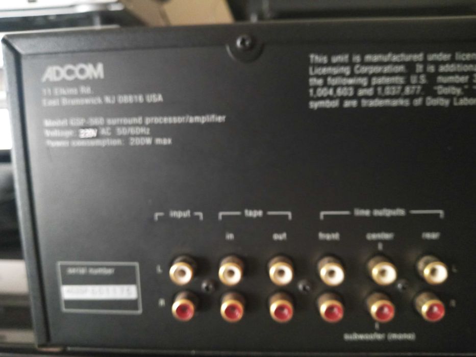 Pré-mplificador /processador Adcom GSP-560