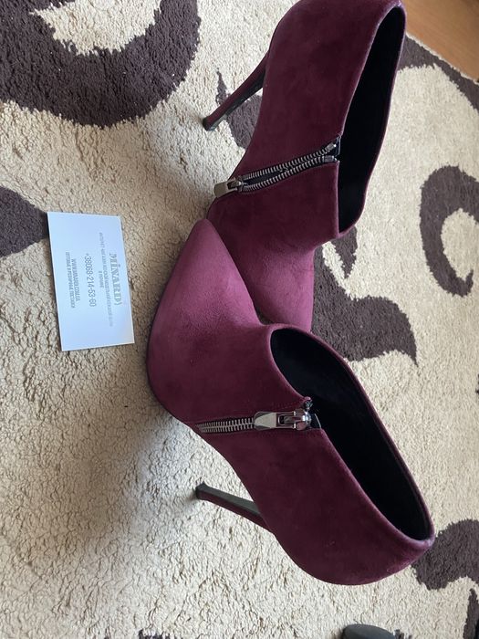 ботильйони Minardi-Італія, натур.замша розмір 40